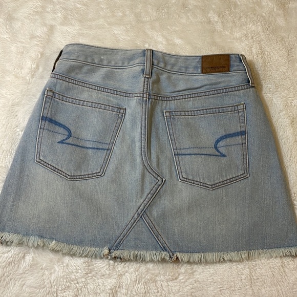 Light Wash American Eagle Jean Skirt‎ - Picture 4 of 7
